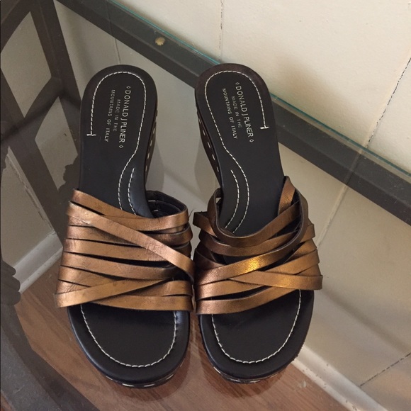 donald pliner willow sandal