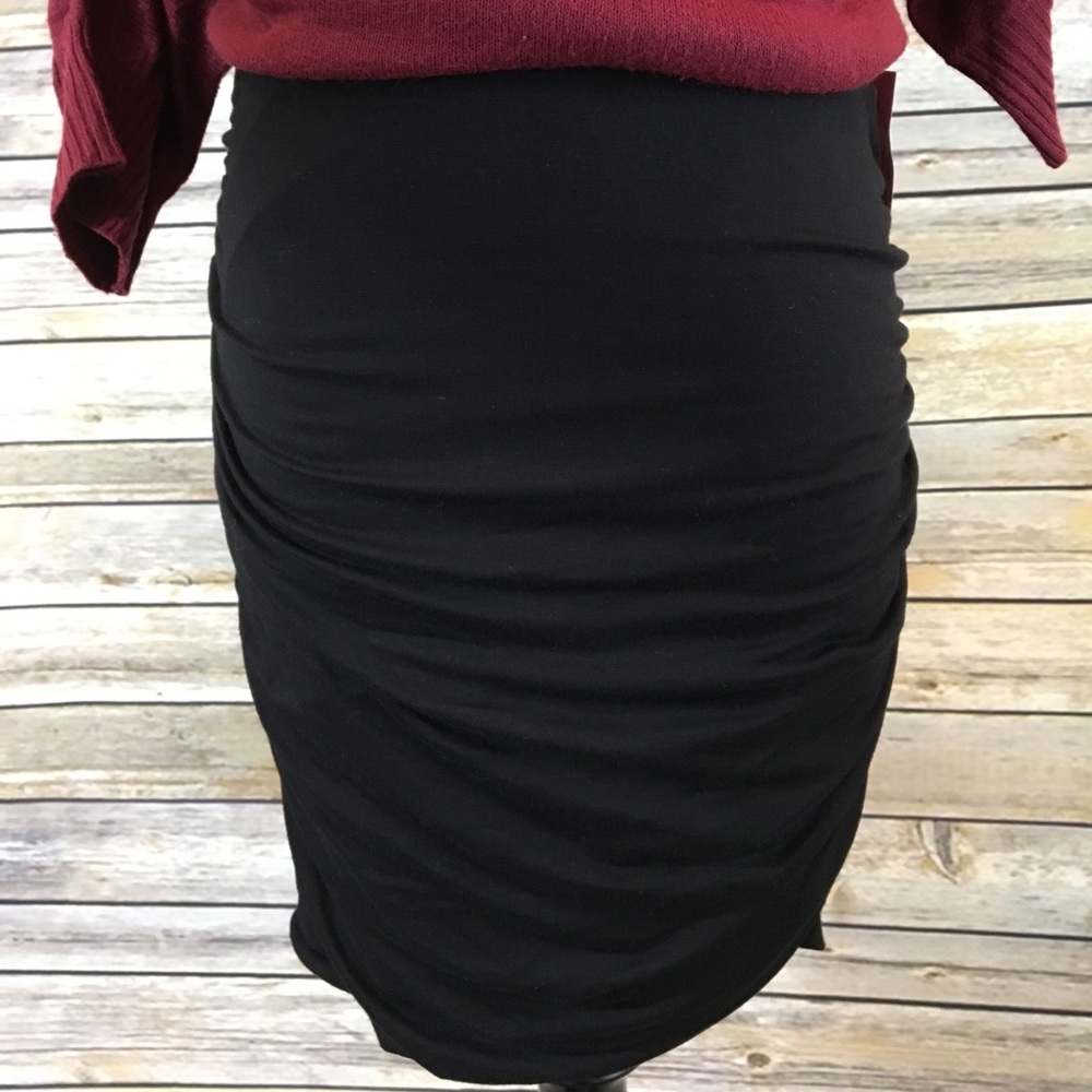Kokoon Jersey “scrunched” skirt.