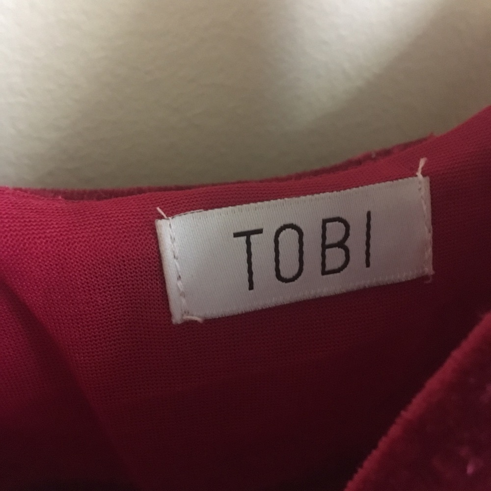 Red Velvet Open Back Dress ❤️ - Picture 7 of 8