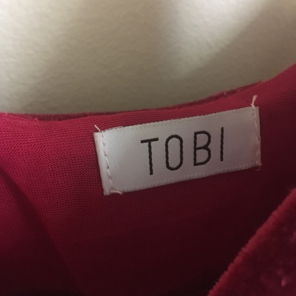 Red Velvet Open Back Dress ❤️ - Picture 7 of 8