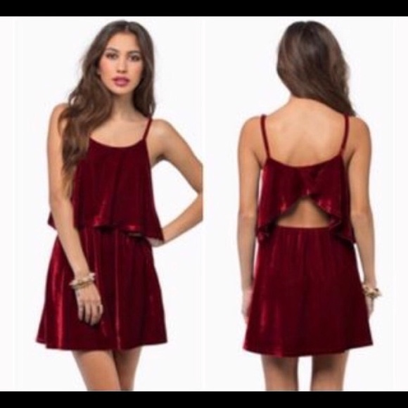 Red Velvet Open Back Dress ❤️ - Picture 4 of 8