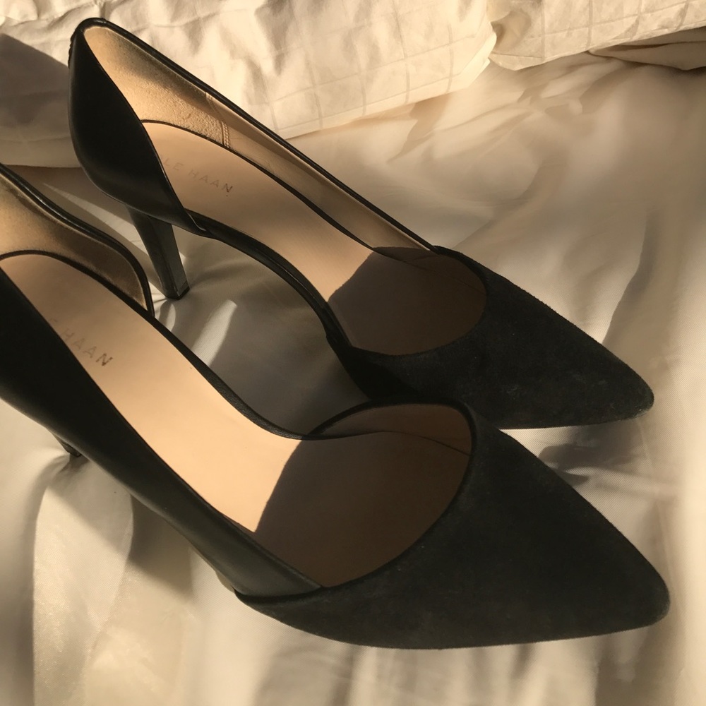 COLE HAAN BLACK PUMPS