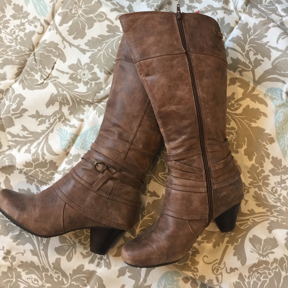 Bare Traps Boots