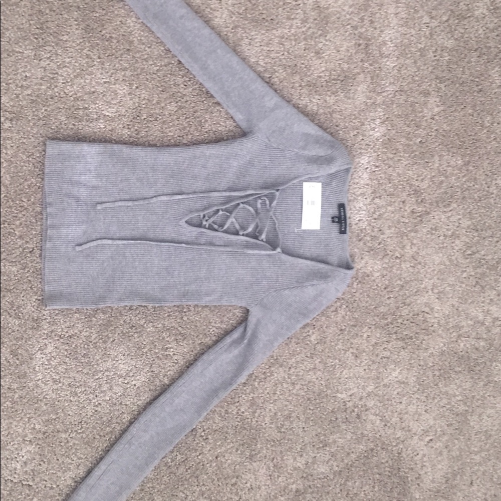 BNWT kendal & Kylie grey sweater.