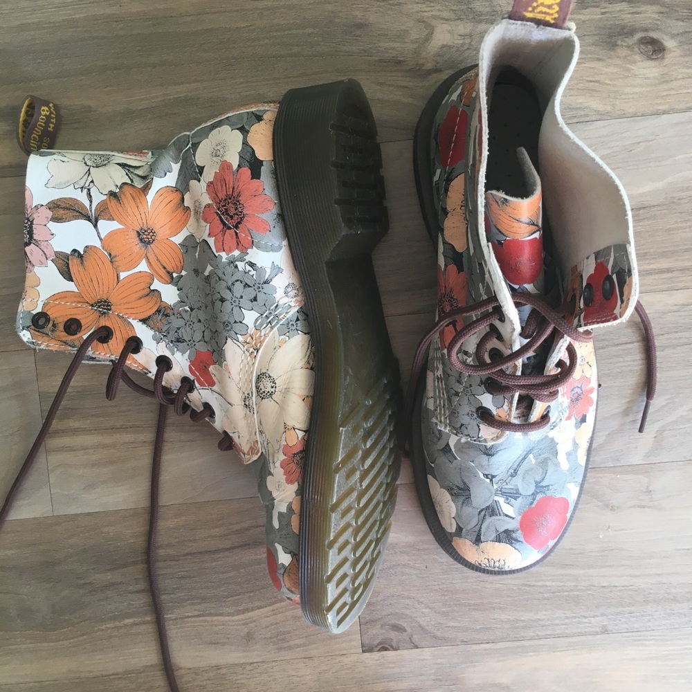 Dr Martens Floral boots