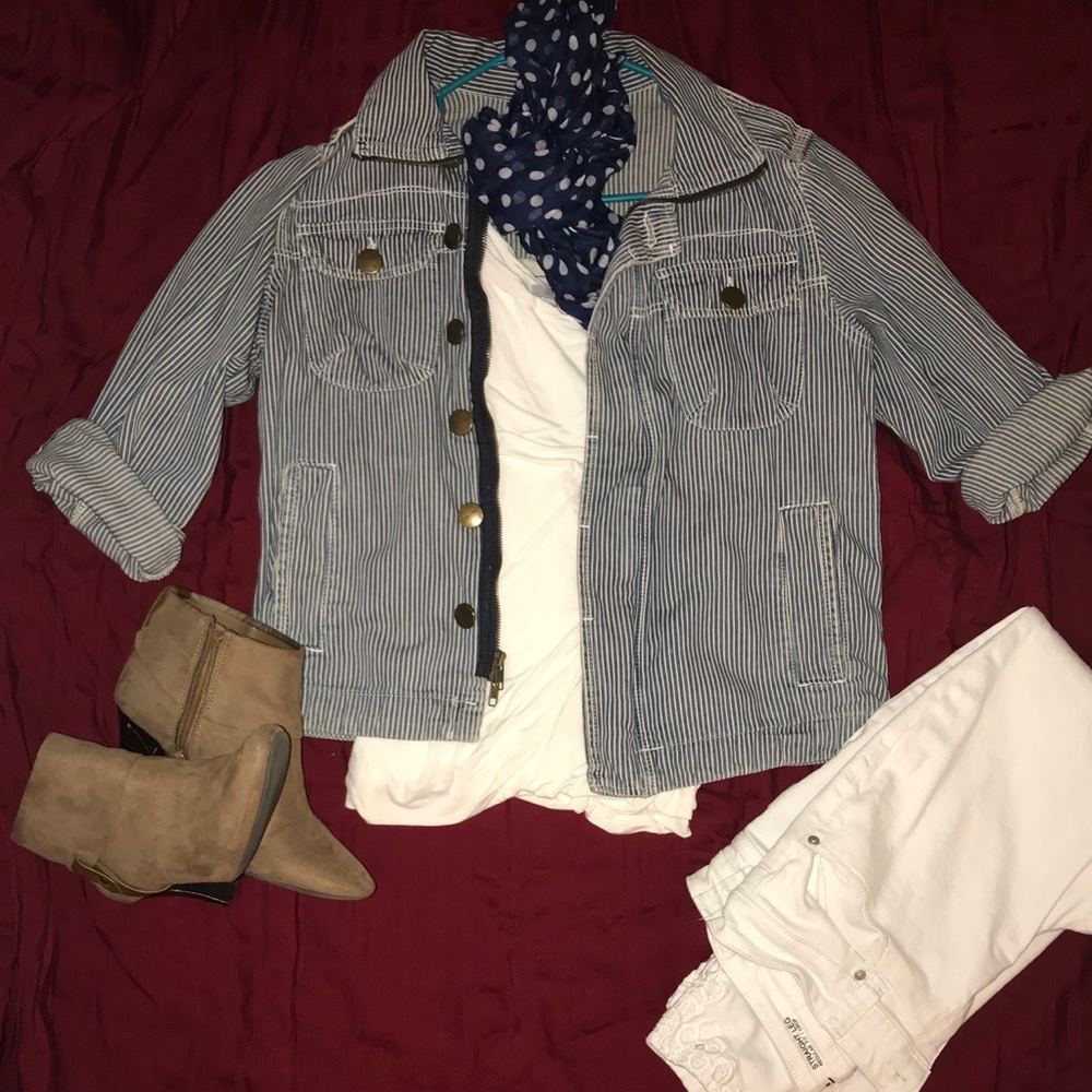 Blue and white Soldier Jacket with 3/4 sleeves.