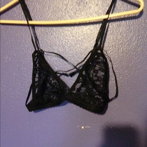 🔥CLEARANCE🔥Strappy lacy bra🔥