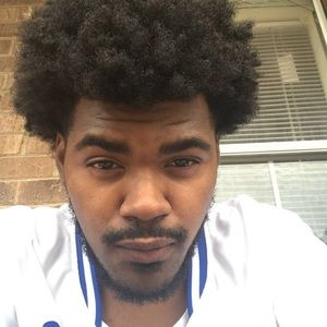 Meet your Posher, Dominique