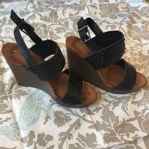 Jessica Simpson Wedges