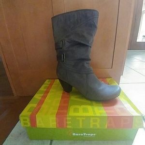 Bare traps boots