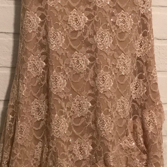 Gold high-low Dress - Picture 2 of 3