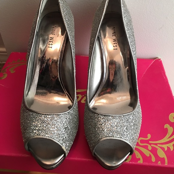 Nine West Silver open toe heels. - Picture 1 of 3