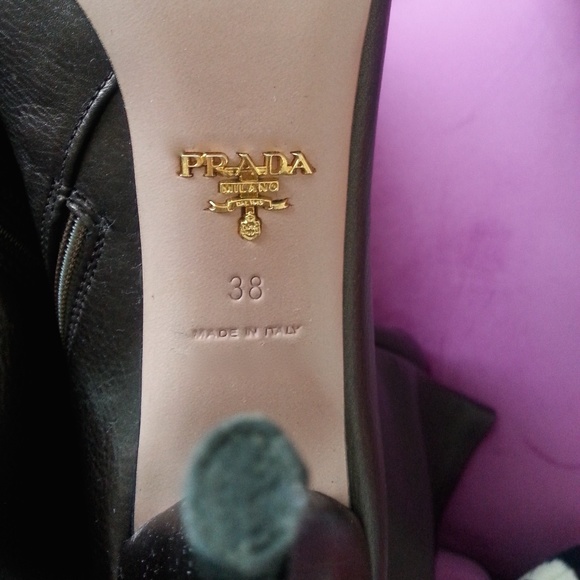 Gorgeous pair of knee high Prada Boots. - Picture 4 of 4