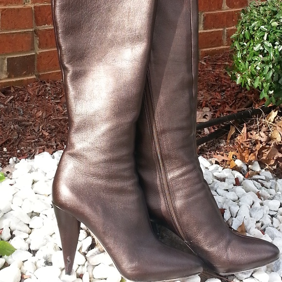 Gorgeous pair of knee high Prada Boots. - Picture 2 of 4