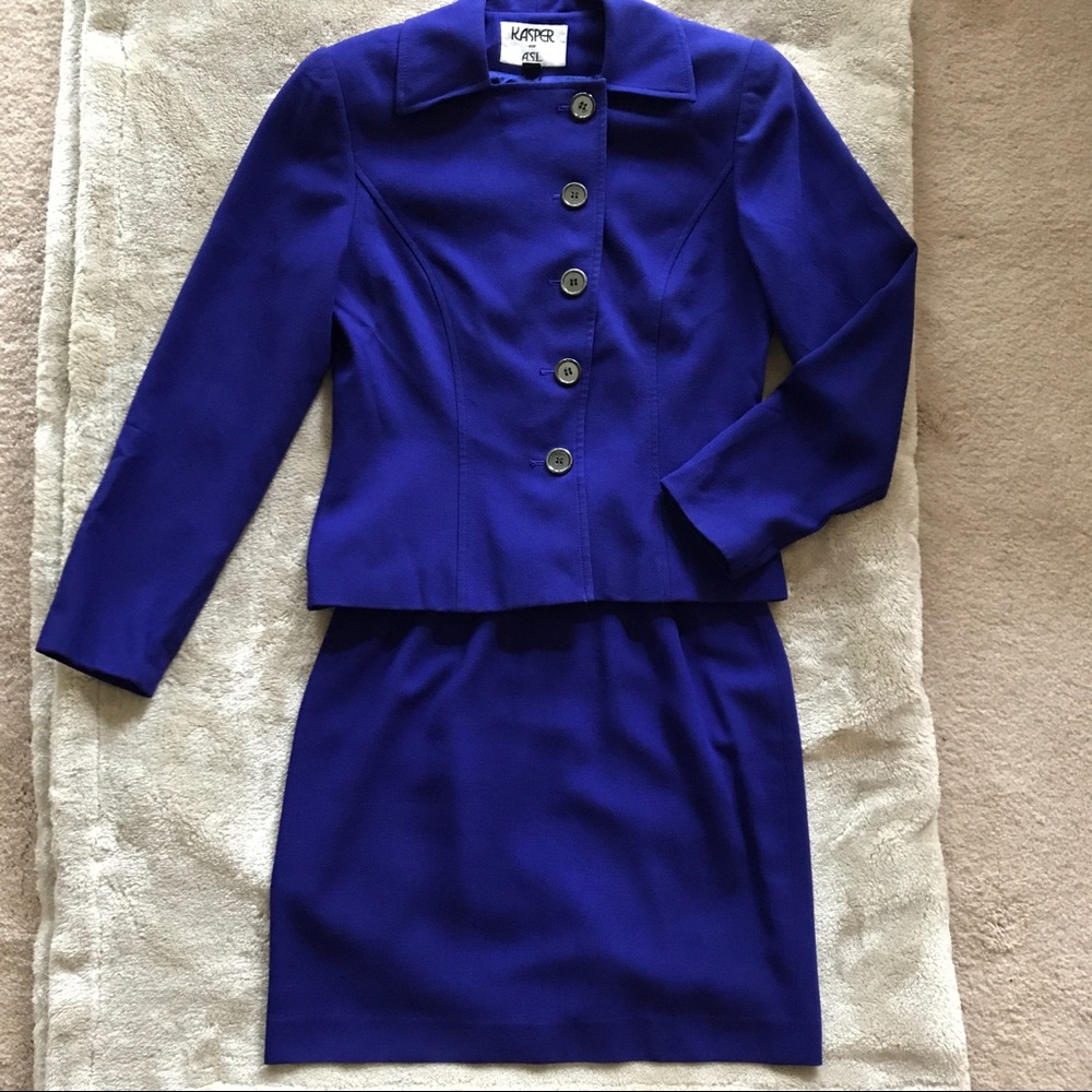 Jacket, bonus skirt - Picture 3 of 7