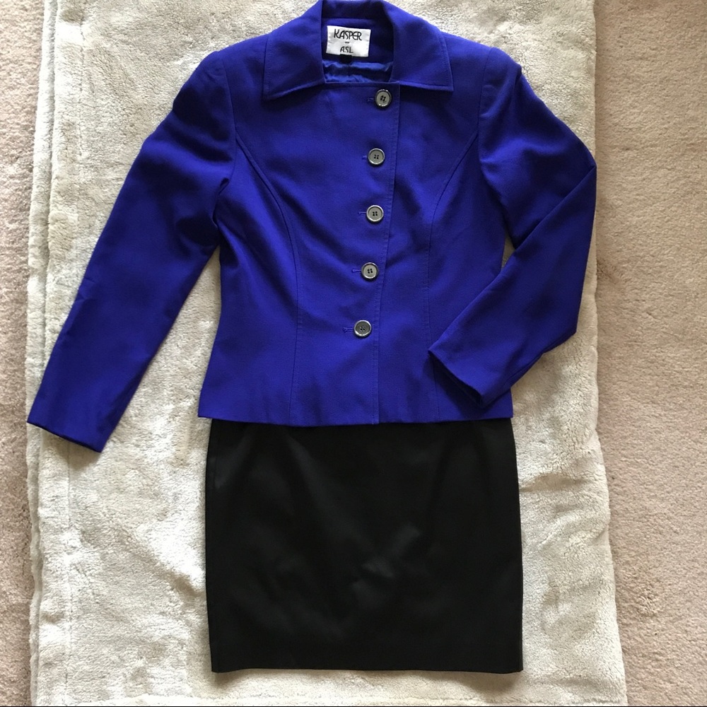 Jacket, bonus skirt - Picture 4 of 7