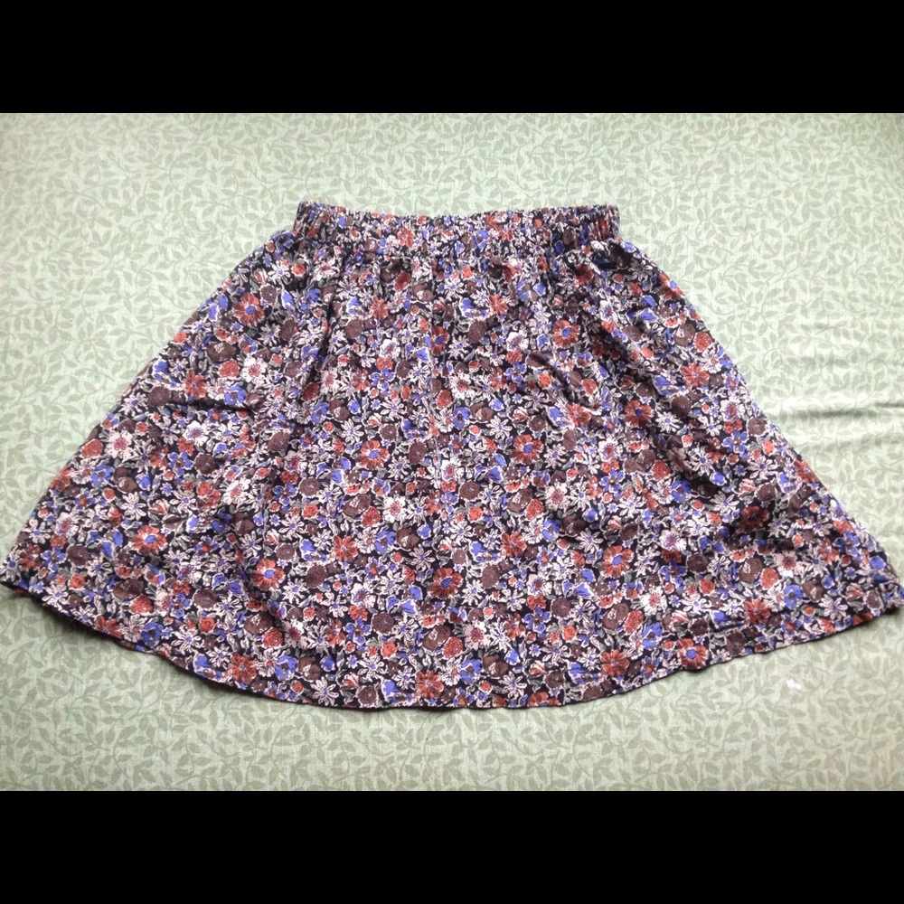 Love Soup skirt. Size small.