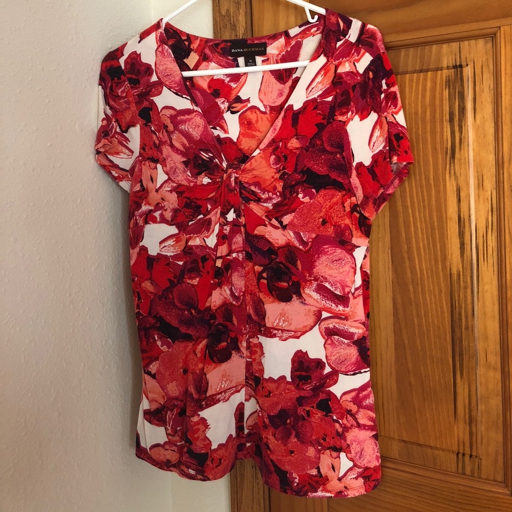 Dana Buchman short sleeve top