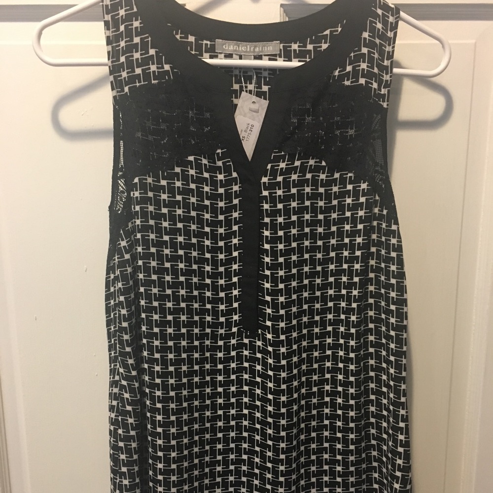NWT - Daniel Rainn sheer B/W sleeveless top