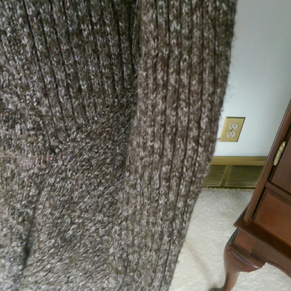 Sweater - Picture 6 of 7