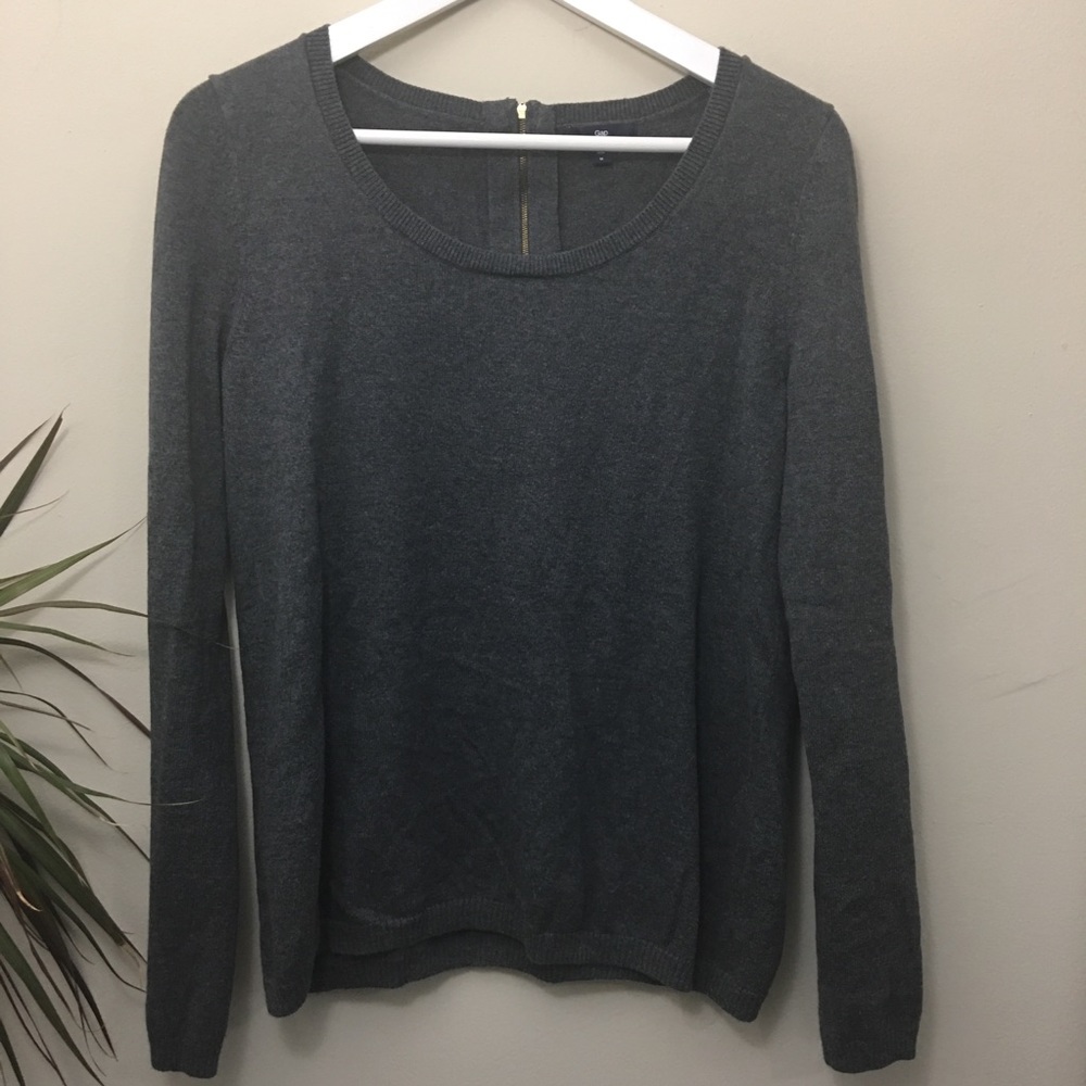 Gap Size Medium Gray Zipper Sweater