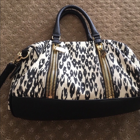 Jessie James Decker Olivia + Joy purse - Picture 2 of 3