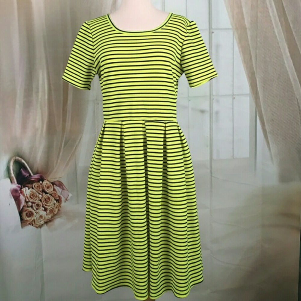 Cyber Monday Sale-Neon Green & Black Amelia