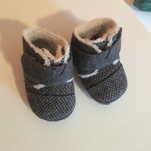 Toms baby booties