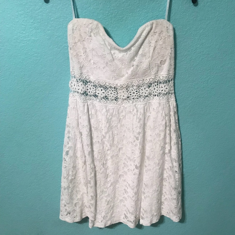White strapless lace dress