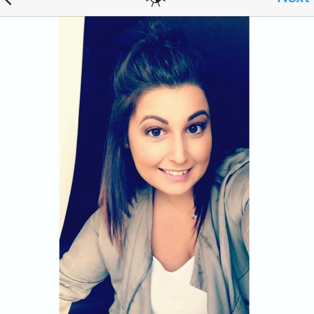 Meet your Posher, Angela