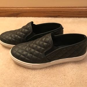 Size 7.5 Steve Madden sneakers