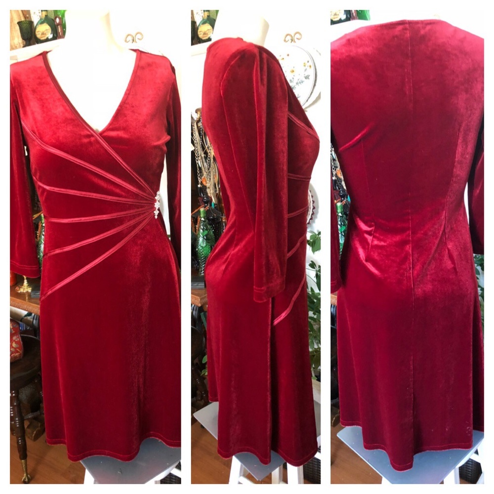 Vintage Red Velvet Dress - Picture 4 of 10