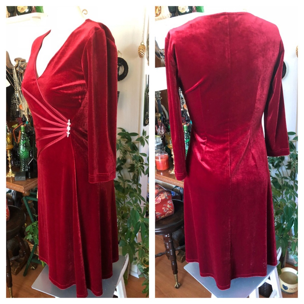 Vintage Red Velvet Dress - Picture 5 of 10