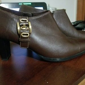 Liz Claiborne flexsole ankle boot