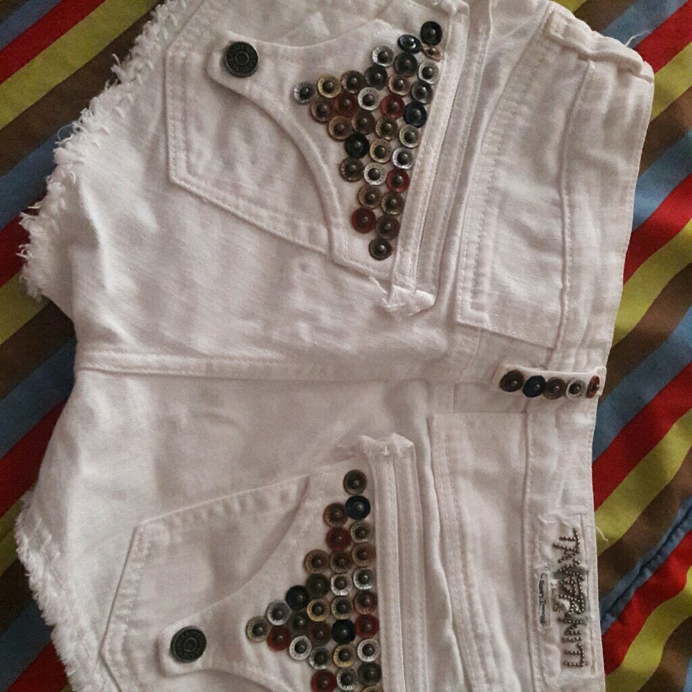 NWOR The CUTEST cut off white denium shorts - Picture 1 of 4