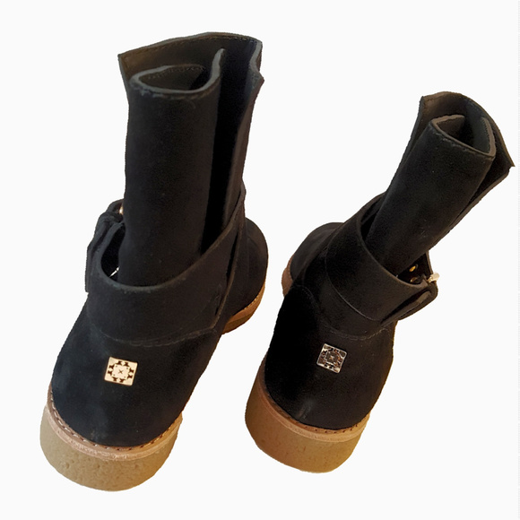 Kate Spade Buckle Low Boot Black Suede 7 NWOT - Picture 6 of 7