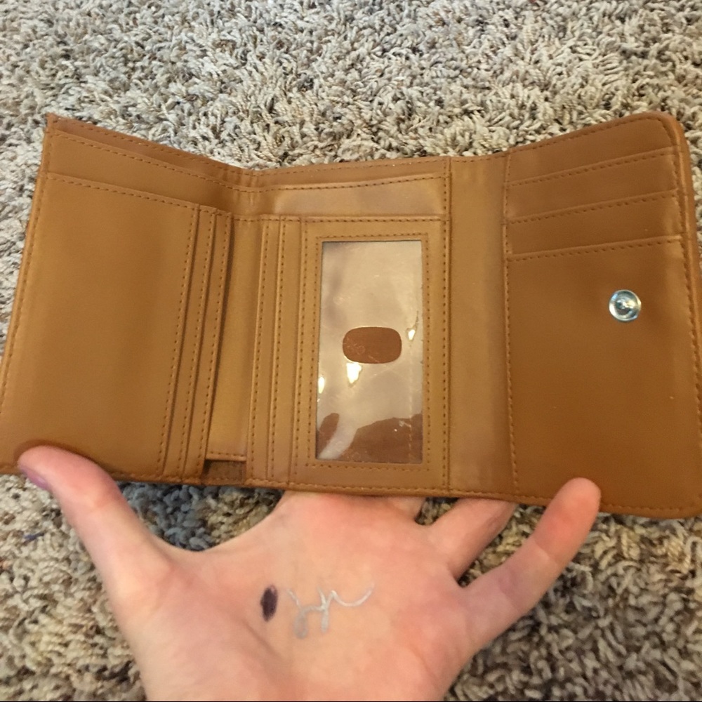 XOXO ๐ Wallet - Picture 3 of 3
