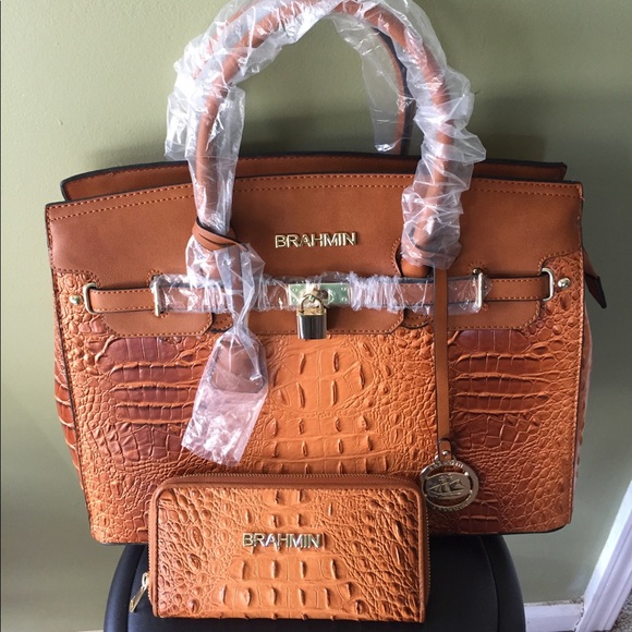 Red or Tan Croc Handbag w/matching red Wallet - Picture 3 of 3