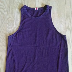 Tracksmith harrier tank xs in wine