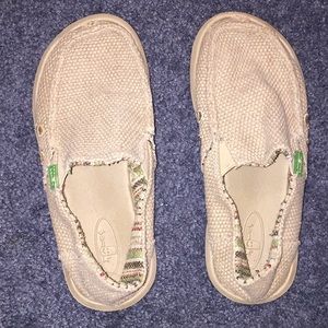 Sanuks
