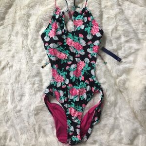 Vix one piece swimsuit XL floral