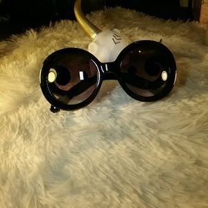 Black Avant-Garde Baroque Style Scroll Sunglasses