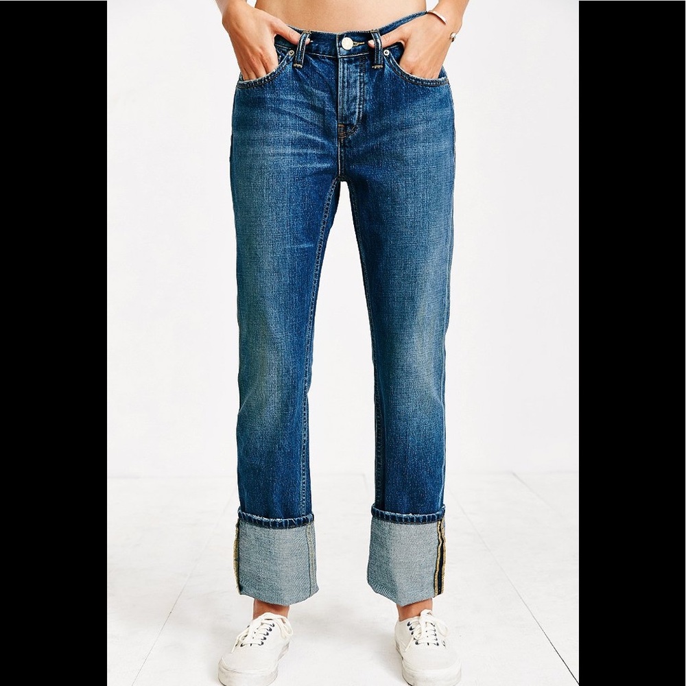 ‼️3/$20‼️UO BDG Low Rise High Cuff Jeans