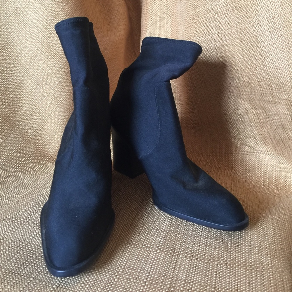 Perfect for that New York winter!! Never worn!