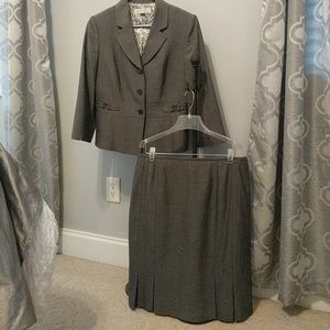 Tahari grey tweed suit