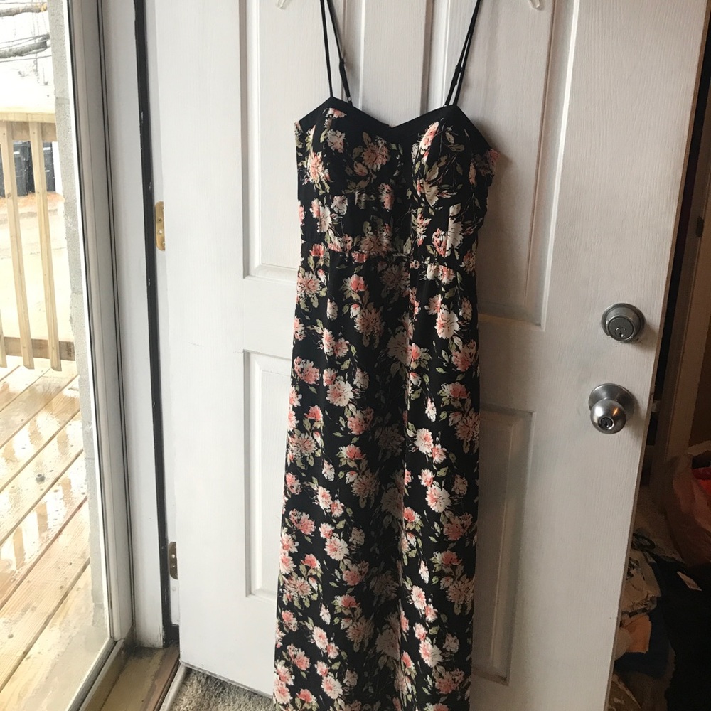 NWOT - Floral print maxi dress