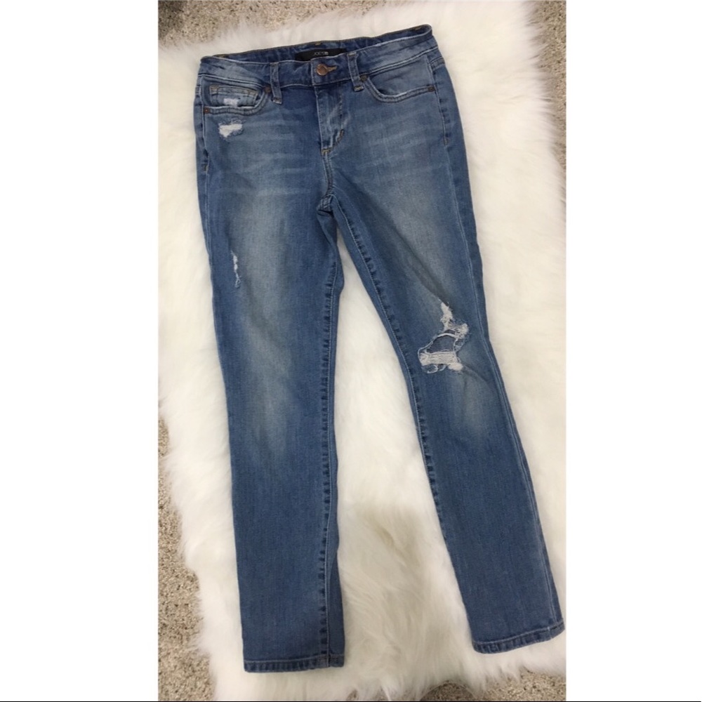Joes cropped distressed denim sz. 26