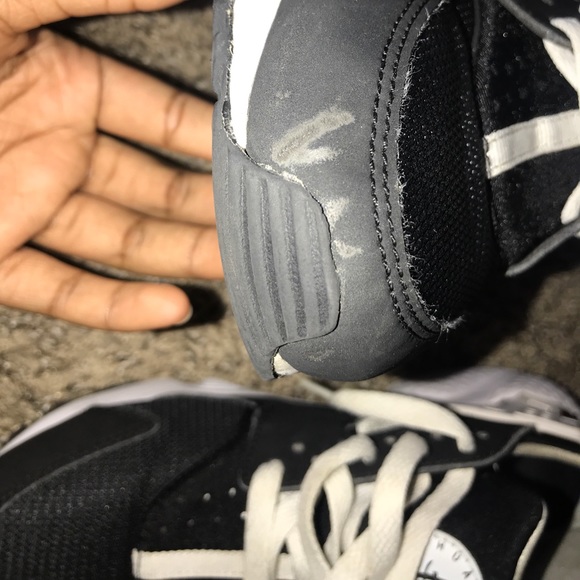 Nike Huaraches - Picture 3 of 5