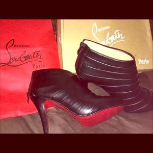 pre owned christian louboutin size 7