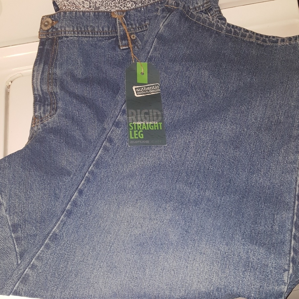 AVENUE SZ 30 NWT